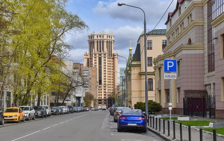 Парковка в Москве в первые майские праздники будет бесплатной