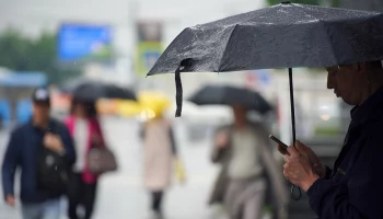 Синоптики спрогнозировали кратковременный дождь и до 21 градуса в Москве 17 мая