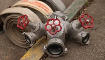В Ростовской области загорелась цистерна с топливом грузового поезда