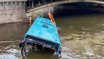 Третье уголовное дело заведено после ДТП с упавшим в реку автобусом в Петербурге