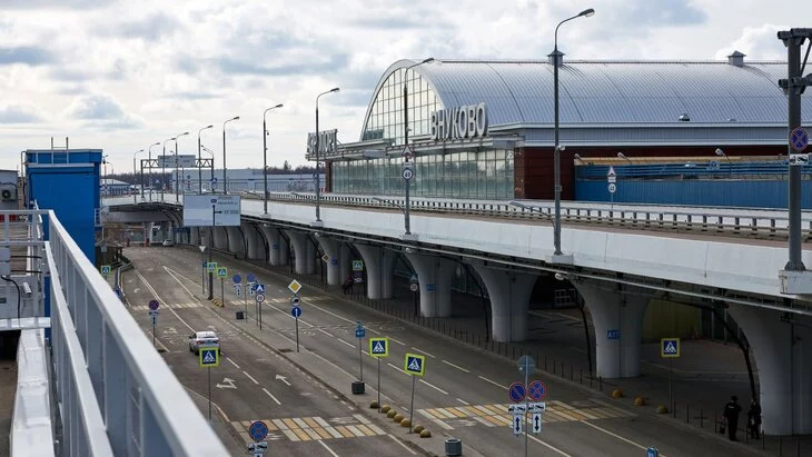 ТАСС: один из этажей аэропорта Внуково эвакуирован из-за угрозы взрыва
