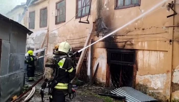 Административное здание загорелось на северо-востоке Москвы
