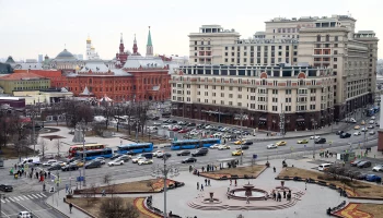 Москвичей призвали соблюдать скоростной режим и дистанцию на дорогах