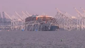 CNN: Врезавшийся в мост в Балтиморе контенейровоз управлялся местными моряками