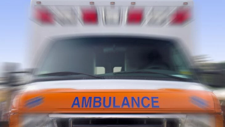 Шесть человек погибли в результате падения автобуса в Нил в Египте