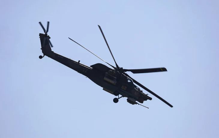 Поврежденный корпус разбившегося вертолета Ми-8 нашли на дне Онежского озера Поврежденный корпус разбившегося вертолета Ми-8 нашли на дне Онежского озера