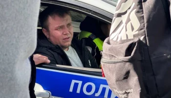 Сбившего людей на остановке в Казани подозревают в подделке документов