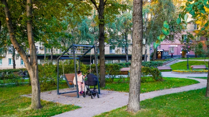 Спортивные площадки и новые прогулочные маршруты обустроили в сквере на западе Москвы Спортивные площадки и новые прогулочные маршруты обустроили в сквере на западе Москвы
