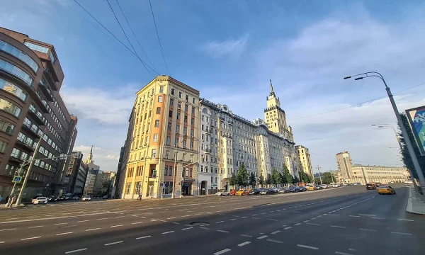 Движение транспорта открыли на Садовом кольце после Большого фестиваля бега Движение транспорта открыли на Садовом кольце после Большого фестиваля бега