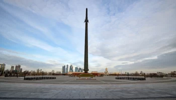 Монумент Победы на Поклонной горе промоют после зимы