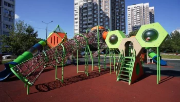 Более 140 дворов благоустроили на юге Москвы за счет средств от платных парковок