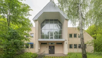 Коммерческое здание свободного назначения выставлено на торги в районе Северный