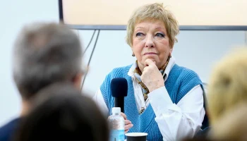 Сергей Собянин поздравил с днем рождения народную артистку России Ольгу Волкову Сергей Собянин поздравил с днем рождения народную артистку России Ольгу Волкову