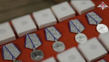 Отличившимся при задержании участников нападения на "Крокус" бойцам вручили награды