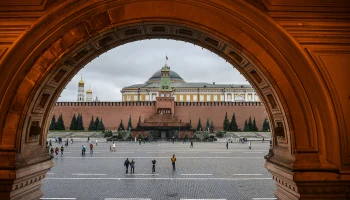 Московский Кремль будет закрыт для посетителей в День Победы