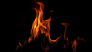 Ущерб 35 миллионов: мужчина поджег два дома и хозпостройку в подмосковном Ступине