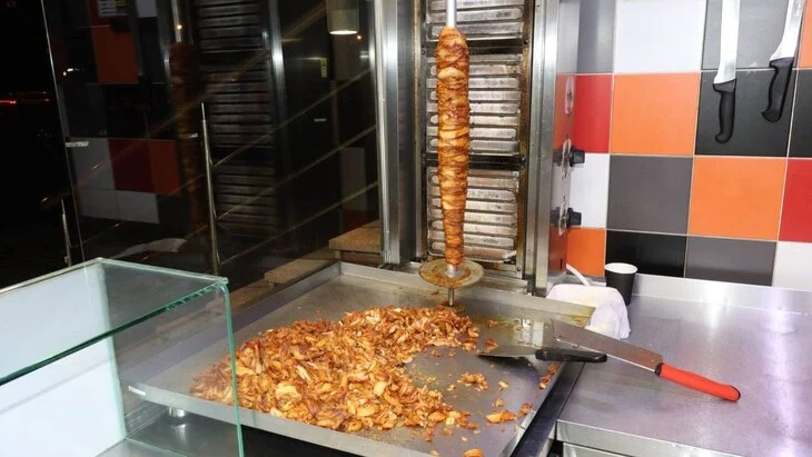 СК возбудил дело после массового отравления шаурмой в Подмосковье СК возбудил дело после массового отравления шаурмой в Подмосковье