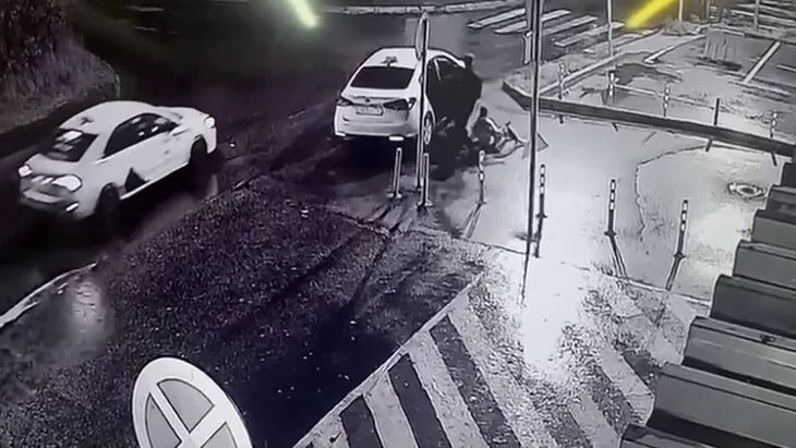 СК завел дело после избиения пассажирки таксистом в Балашихе СК завел дело после избиения пассажирки таксистом в Балашихе