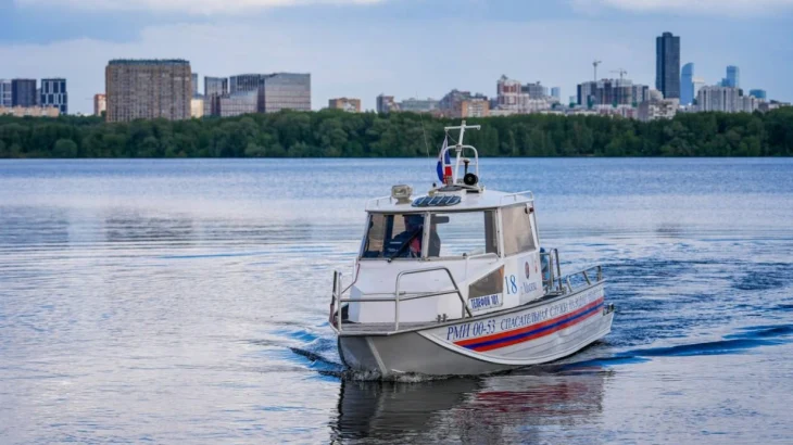 Столичные спасатели усилили патрулирование городских водоемов из-за жары Столичные спасатели усилили патрулирование городских водоемов из-за жары