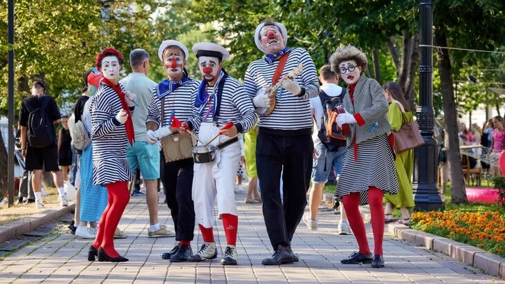 Собянин: фестиваль "Театральный бульвар" пройдет с 1 июня по 31 августа Собянин: фестиваль "Театральный бульвар" пройдет с 1 июня по 31 августа