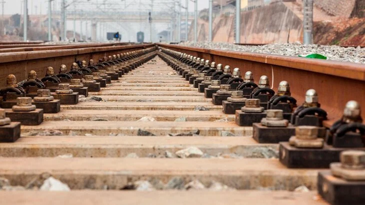Движение начали открывать под Белгородом после схода тепловоза с рельсов