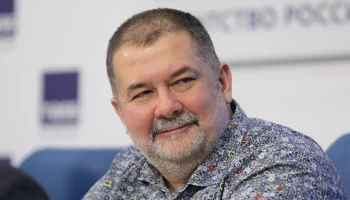 Писатель-фантаст Лукьяненко поддержал решение президента о выдвижении на выборы