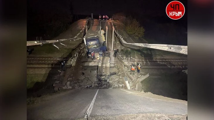 Движение электричек приостановлено в Джанкойском районе Крыма после обрушения моста