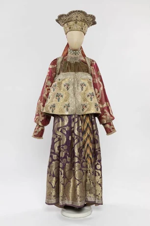 Девичий костюм Новгородской губернии