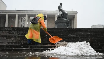 Синоптики пообещали москвичам теплую снежную погоду 10 апреля