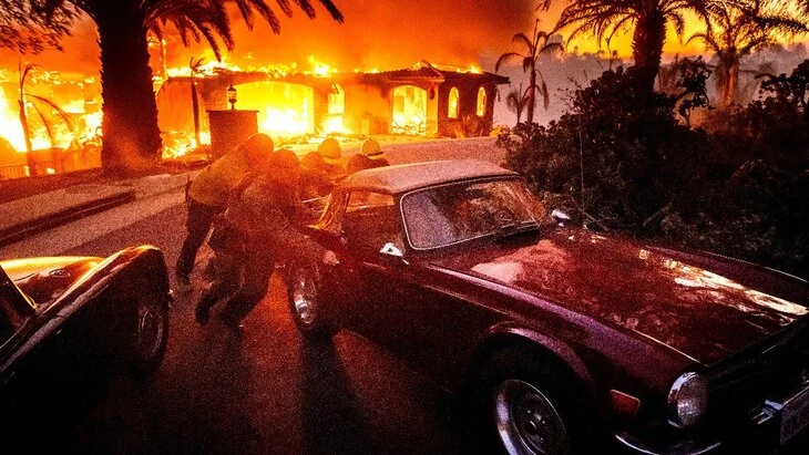 NBC News: эвакуация объявлена в Калифорнии из-за разросшегося природного пожара NBC News: эвакуация объявлена в Калифорнии из-за разросшегося природного пожара