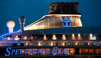 Россияне успешно добрались до аэропорта в Шанхае с лайнера Spectrum of the Seas