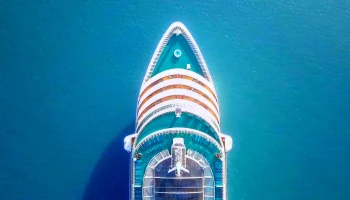 Сотни россиян застряли на круизном лайнере в Турции