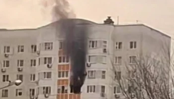 Квартира загорелась в многоэтажном доме на юго-западе Москвы