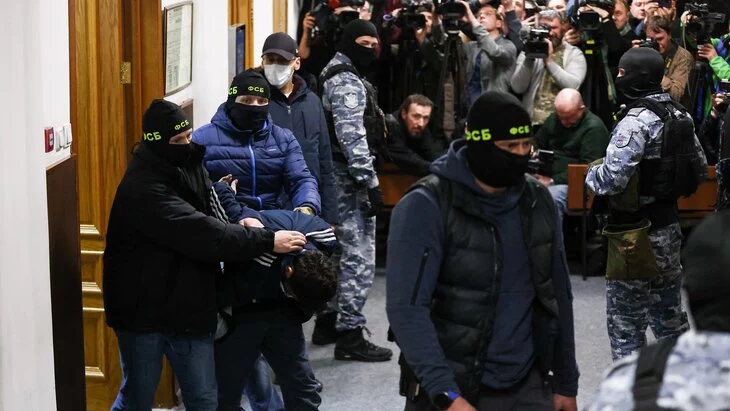 СК предъявил обвинение в теракте группой лиц еще двум участникам нападения на "Крокус" СК предъявил обвинение в теракте группой лиц еще двум участникам нападения на "Крокус"