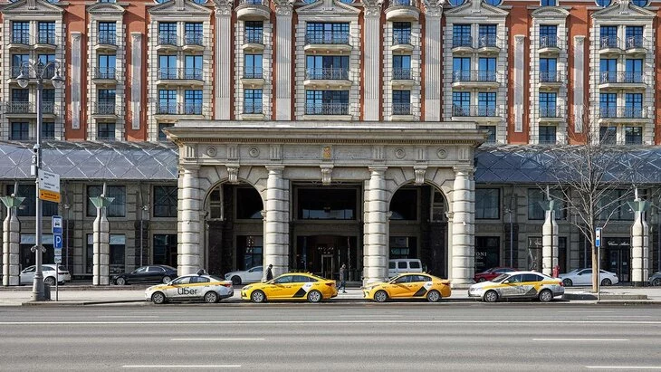 ТАСС: пожар произошел в подвале отеля The Carlton в Москве