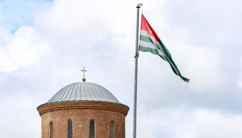 Протестующие в Абхазии заблокировали республиканскую трассу и перекрыли мосты