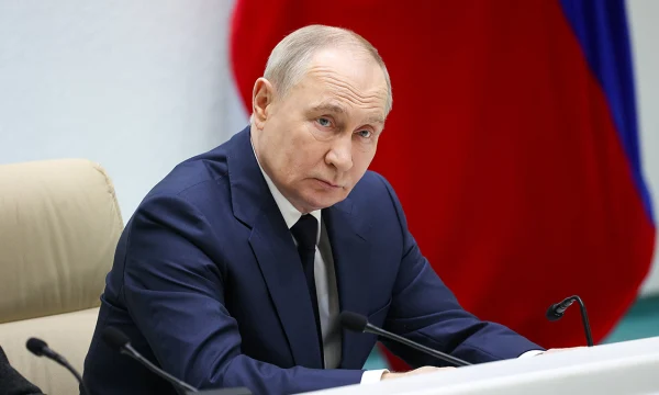 Путин подписал закон, расширяющий список оснований для депортации мигрантов Путин подписал закон, расширяющий список оснований для депортации мигрантов