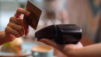 "Парламентская газета": цены в кафе и ресторанах повысятся на 10% до конца года