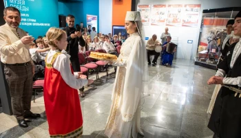 Школьники-активисты из Москвы и Осетии встретились в Музее Победы