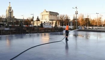 Открытие катка на ВДНХ перенесено на 29 ноября из-за аномально теплой погоды