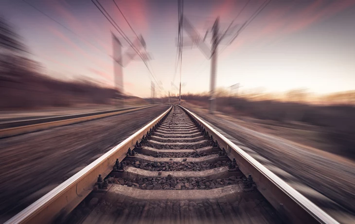 Оползень сошел со склона на железную дорогу в Сочи Оползень сошел со склона на железную дорогу в Сочи