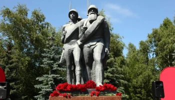 В день 85-й годовщины у стелы в Хорошево-Мневниках почтили память бойцов народного ополчения В день 85-й годовщины у стелы в Хорошево-Мневниках почтили память бойцов народного ополчения