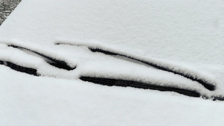 Москвичей предупредили об ограничениях движения из-за снега 12 декабря Москвичей предупредили об ограничениях движения из-за снега 12 декабря