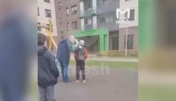 Полиция задержала мужчину, ударившего ребенка коленом в живот в Москве