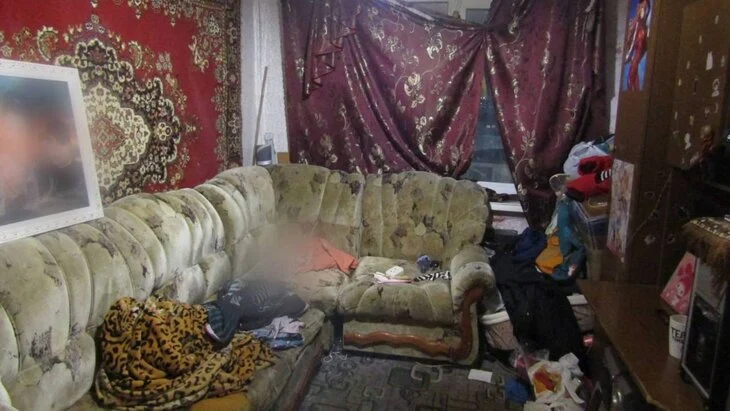 Сестра находящихся в истощении детей из Норильска кормила их жидкой кашей Сестра находящихся в истощении детей из Норильска кормила их жидкой кашей