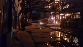 Крупный пожар произошел на предприятии в Ярославле