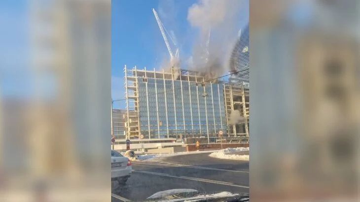 Пожар в строящемся здании банка недалеко от "Москва-Сити" потушен
