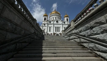 Движение в районе храма Христа Спасителя перекроют 11-12 апреля Движение в районе храма Христа Спасителя перекроют 11-12 апреля