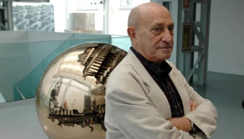 Умер итальянский скульптор Арнальдо Помодоро