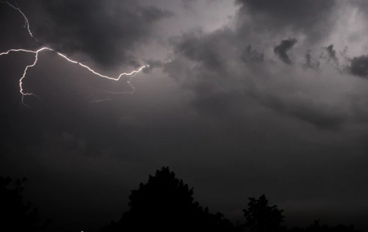 Гроза и дожди: москвичей предупредили о сильном ухудшении погоды Гроза и дожди: москвичей предупредили о сильном ухудшении погоды